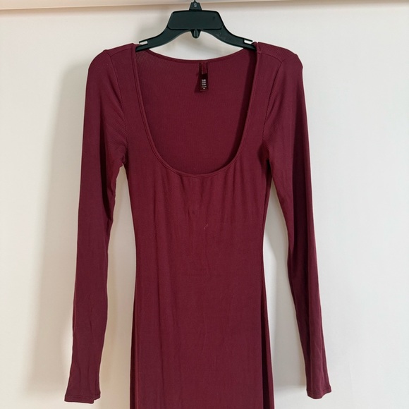 Skims Lounge Long Sleeve Burgundy Dress - Picture 3 of 6